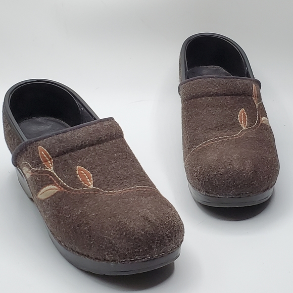 Dansko Felt Leaf Pattern Clog size 39 US 8.5 / 9 - Picture 4 of 15